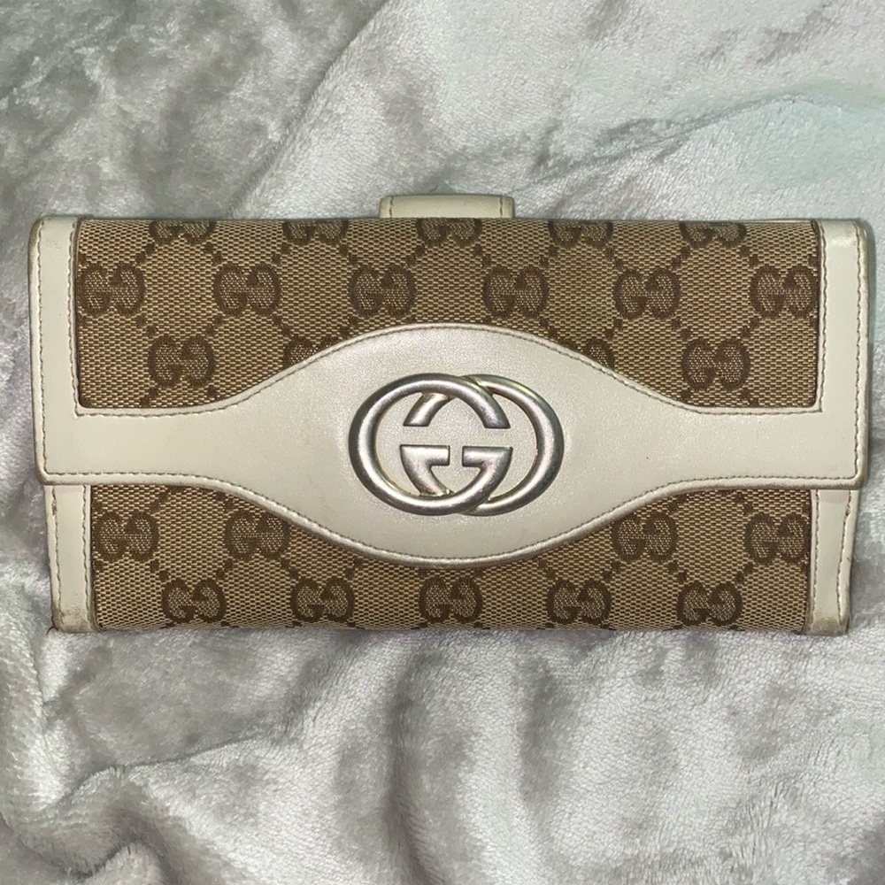 🥶 Gucci GG interlocking canvas bifold long wallet
